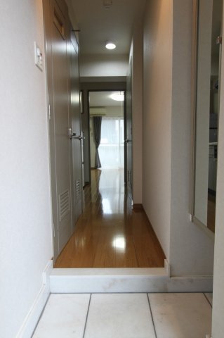 AXIA Kimachiの玄関写真
