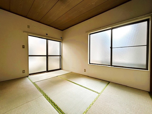 居室・リビング　※他号室の写真です。