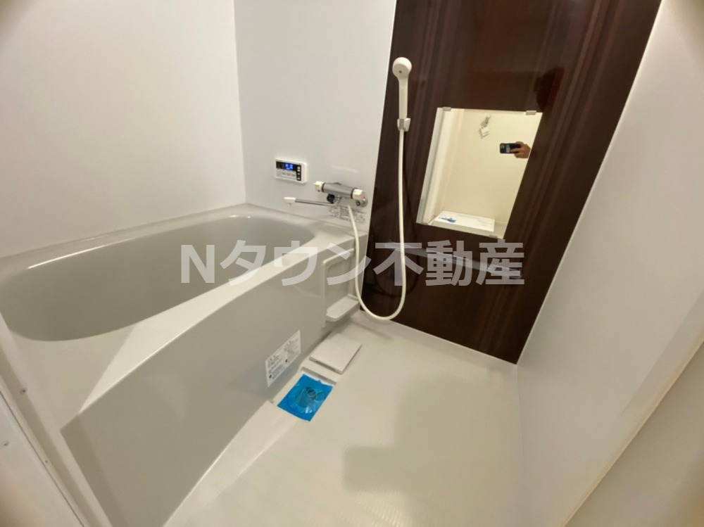 バス・シャワールーム　落ち着いた空間のお風呂です