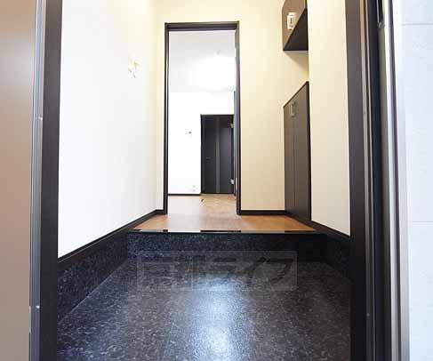玄関　広々とした玄関です。