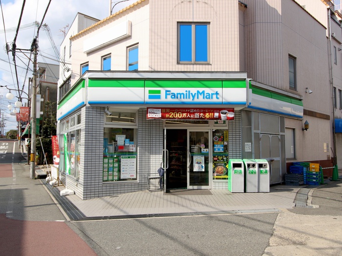 コンビニ　ファミリーマート曽根西町店（コンビニ）まで350m