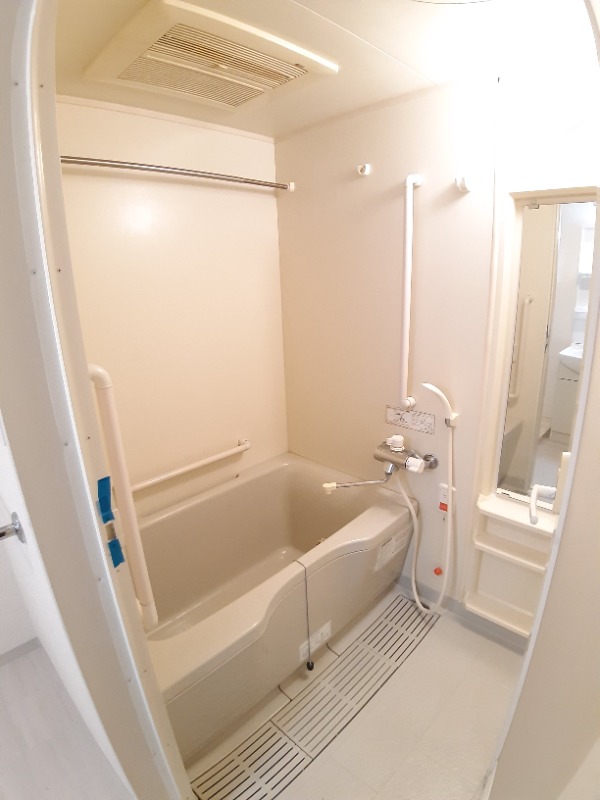 バス・シャワールーム　※別のお部屋のお写真です