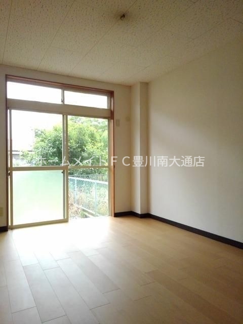 居室・リビング　同型別部屋写真