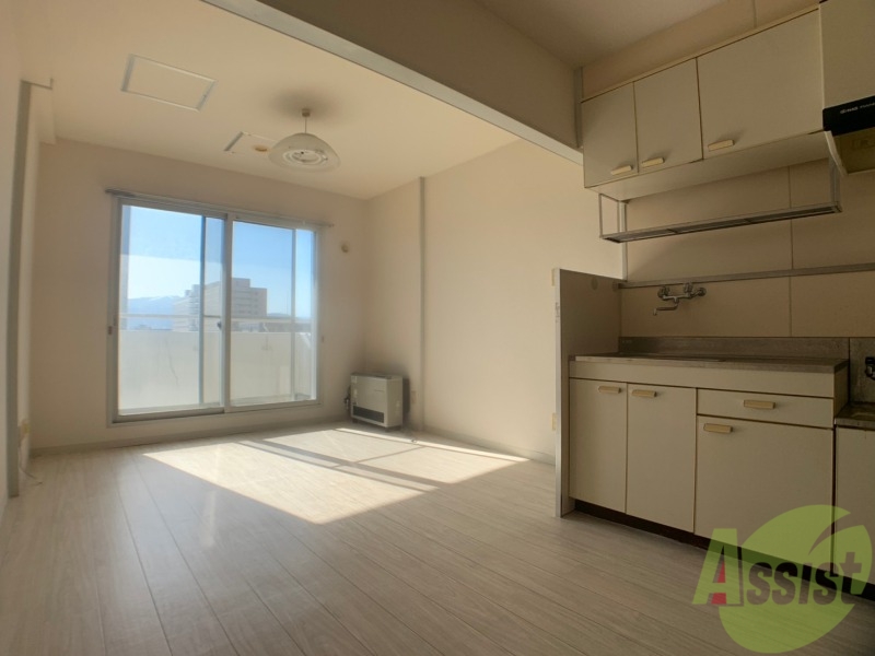 居室・リビング　広くてキレイなお部屋が広がっていて、充実した生活が送れそう。