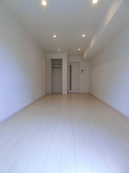 居室・リビング　白基調の明るいお部屋です。