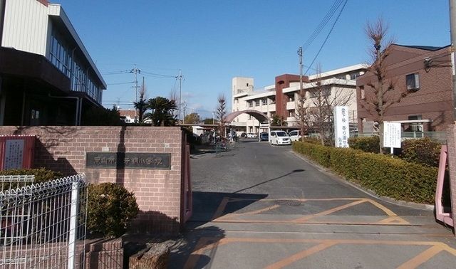小学校　岡山市立      芳明小学校（小学校）まで400m