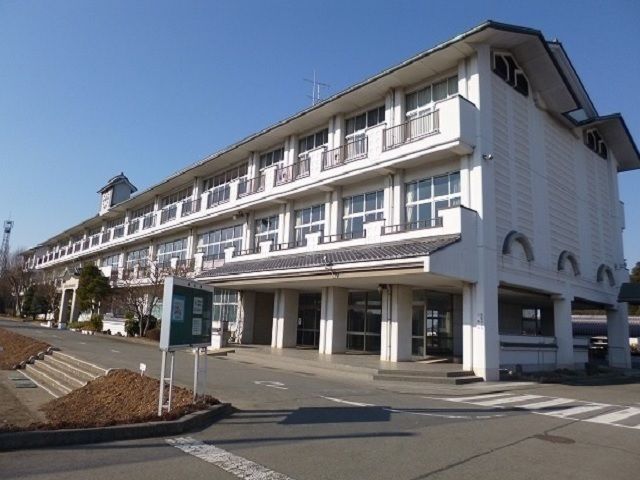 中学校　真岡市立真岡西中学校（中学校）まで890m