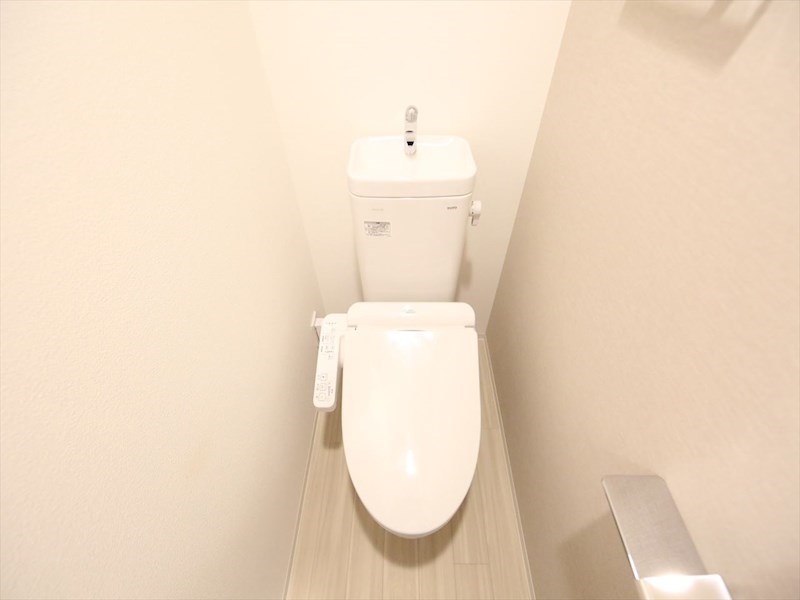 トイレ　温水洗浄暖房便座付トイレ