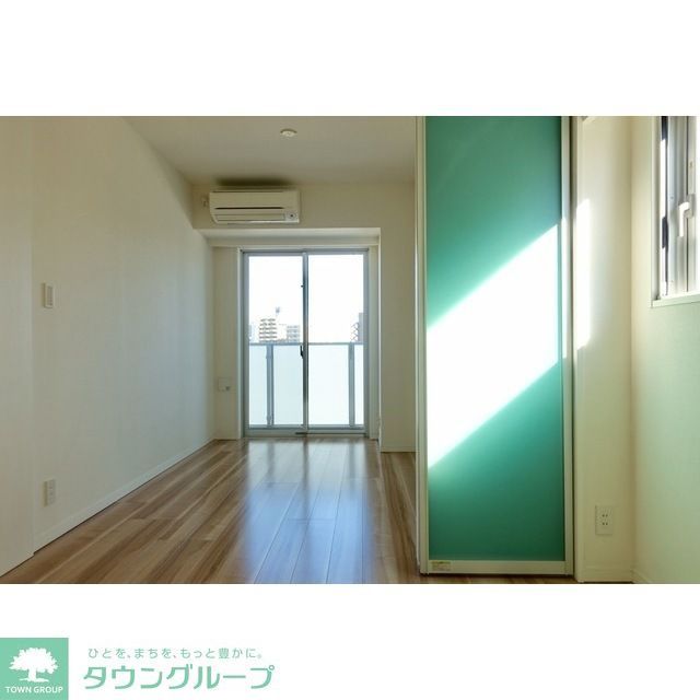 居室・リビング　702号室の写真です。