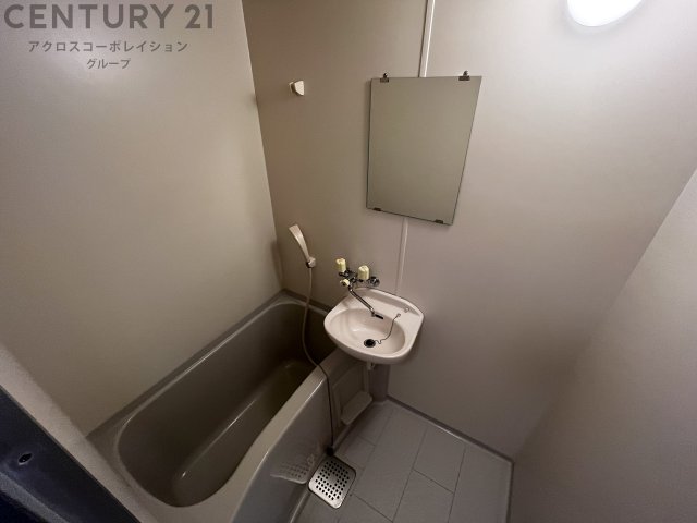 バス・シャワールーム　バストイレセパレートタイプの浴室です！