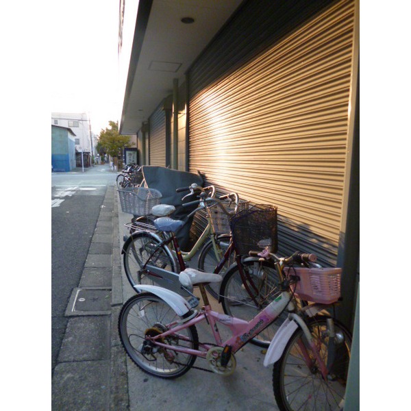 その他共有部分　自転車置き場あり