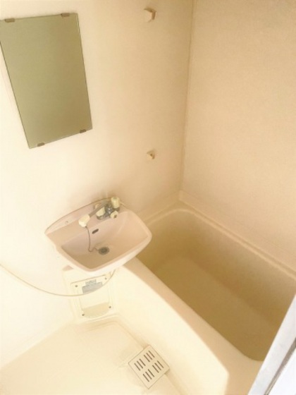 バス・シャワールーム　※別号室の写真です