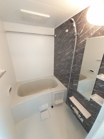 バス・シャワールーム　【Ｉ・ＶＩＬＬＡＧＥ大手町　Ａ】コンパクトで使いやすいお風呂