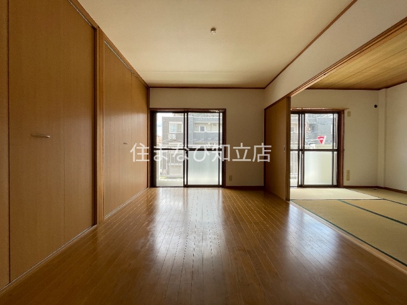 居室・リビング　同型写真