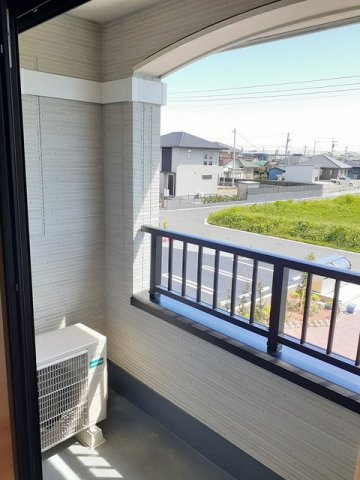 バルコニー　バルコニーからの眺めを楽しみながら食事をしませんか