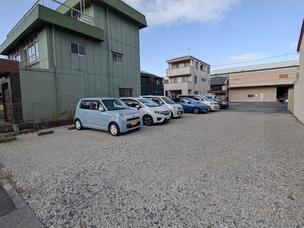 駐車場　物件から徒歩１分の専用敷地外駐車場