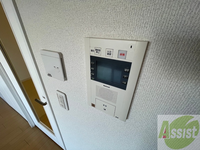 セキュリティ　ＴＶモニター付インターホンです。来客者の顔が見えるので安心！