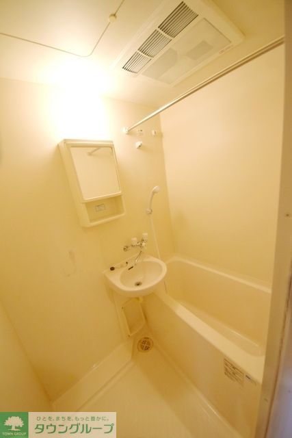 バス・シャワールーム　同物件別部屋写真