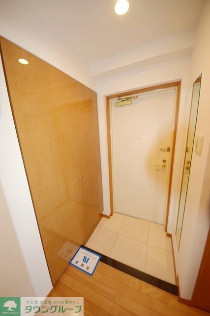 玄関　同物件別部屋写真