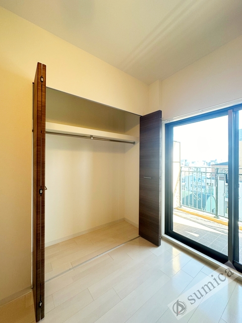 収納　ゆったり設計のクローゼット。