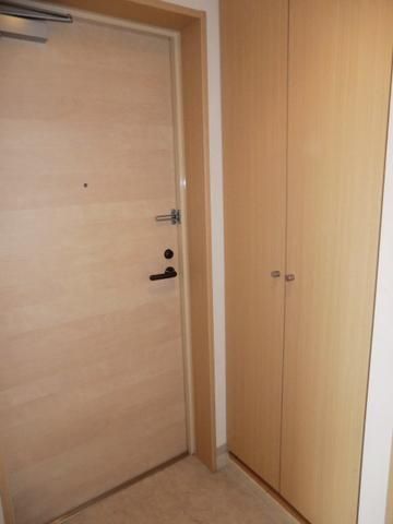 玄関　収納付玄関