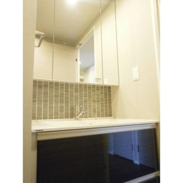 洗面設備　※写真は同タイプ住戸です。