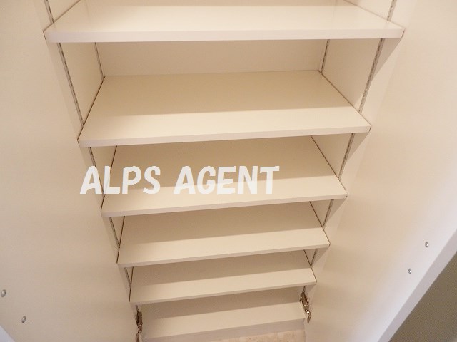 収納　収納豊富で使い勝手良好