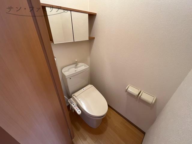 トイレ　同一物件別部屋写真