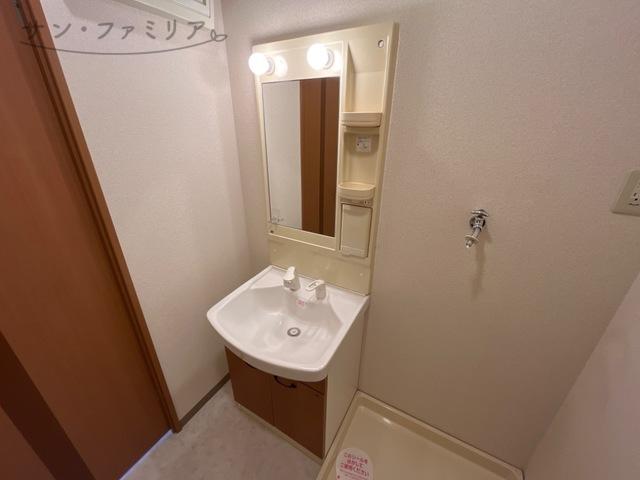 洗面設備　同一物件別部屋写真