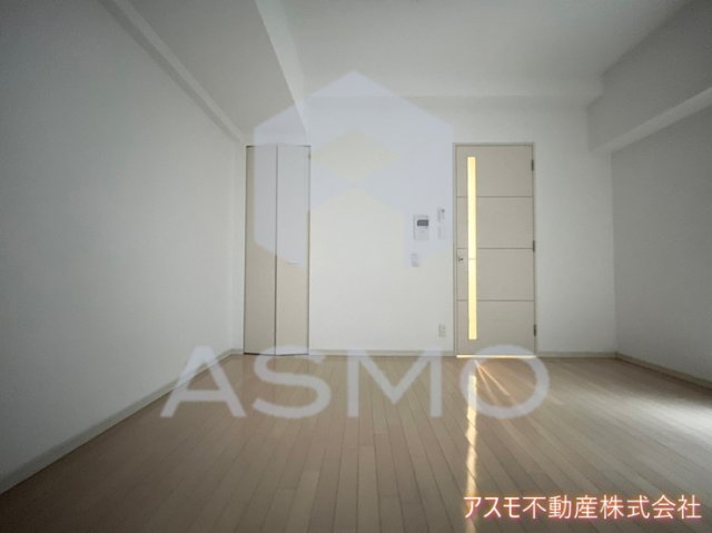 居室・リビング　同マンション別部屋参考写真