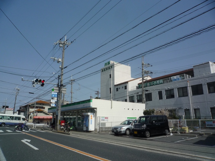 コンビニ　ファミリーマート（コンビニ）まで200m