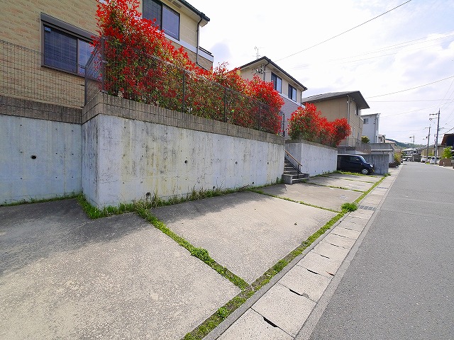 駐車場　車をお持ちの方に嬉しい駐車場付きの物件です