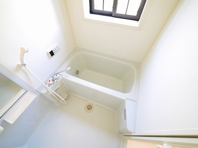 バス・シャワールーム　ゆったり過ごせるお風呂です