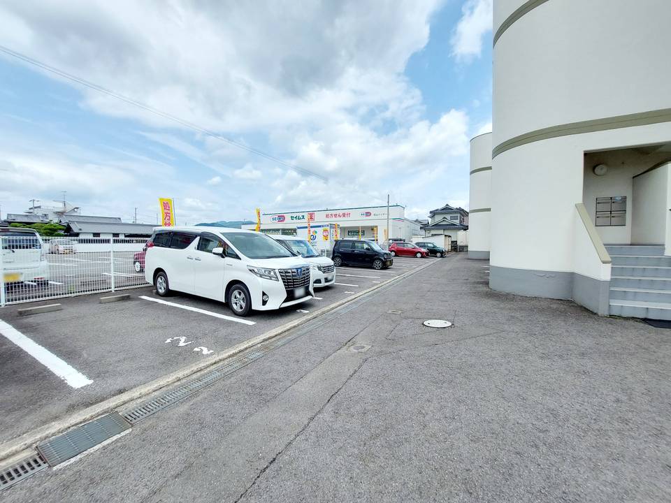 駐車場　駐車場