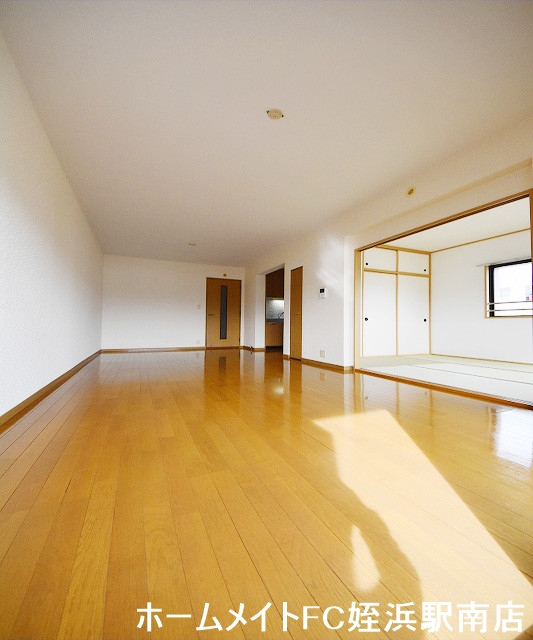 居室・リビング　★広々16帖のLDKでゆったり♪★