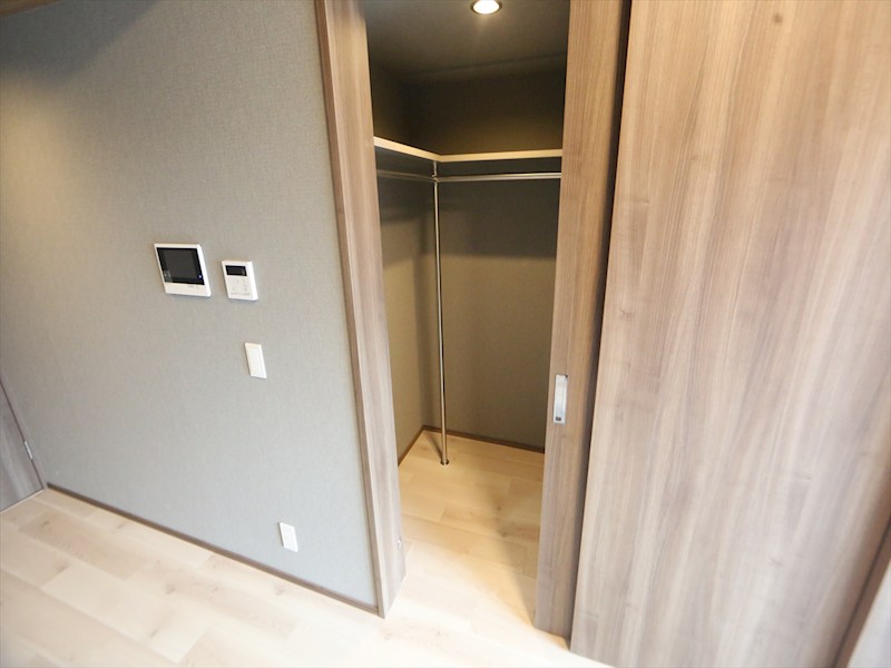 収納　ウォークインクローゼット（収納充実してます）