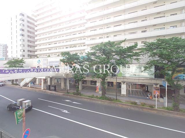 ショッピングセンター　ザ・スクエア聖蹟桜ヶ丘（ショッピングセンター）まで762m