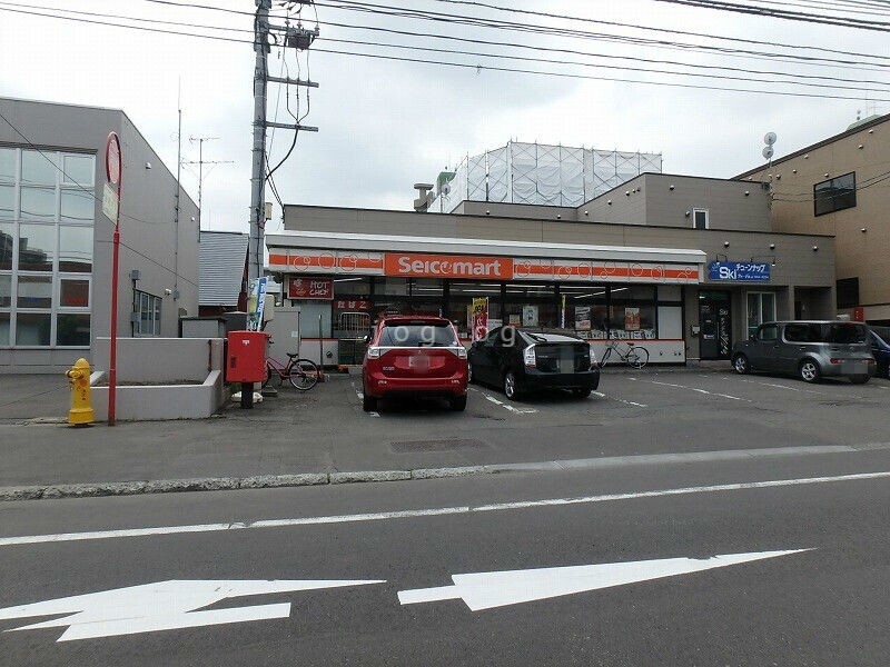 コンビニ　セイコーマート北5条通り店（コンビニ）まで161m