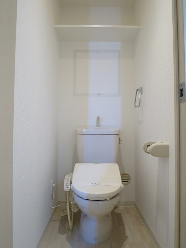 トイレ　温水洗浄暖房便座あり