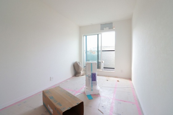 居室・リビング　※別号室の写真です