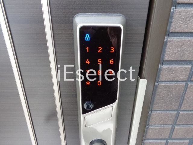 セキュリティ　玄関は電子キータイプです