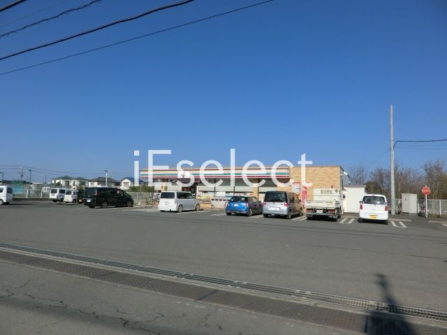 コンビニ　セブンイレブン八街富山店（コンビニ）まで630m