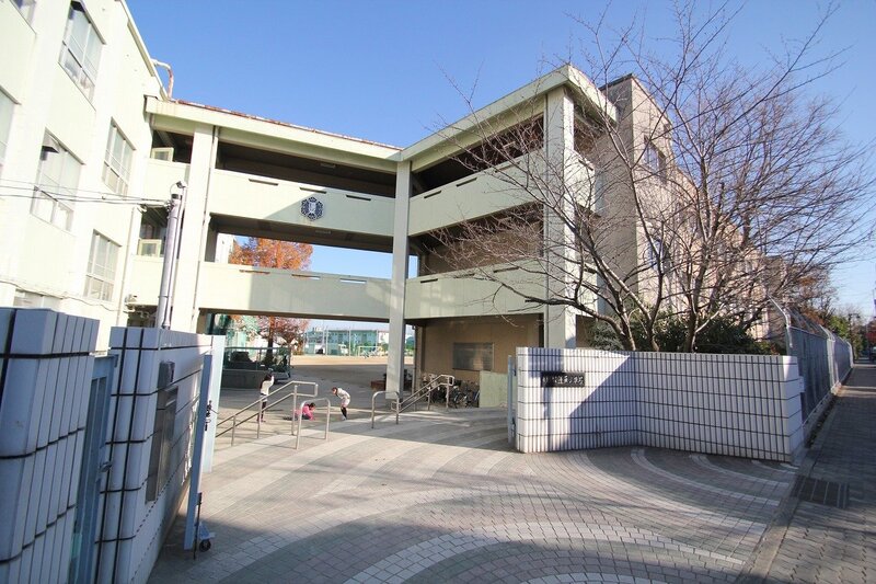 小学校　名古屋市立蓬来小学校（小学校）まで318m