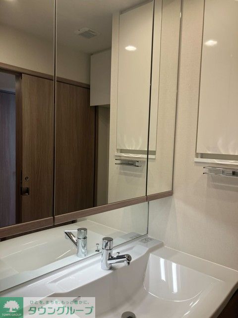 洗面設備　※写真は同タイプ住戸です。