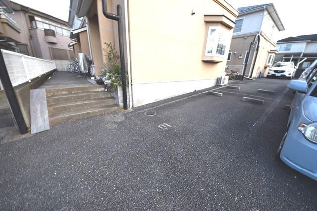 駐車場　★駐車場1台付き！3ＬＤＫテラスハウス！★