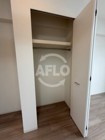 収納　セレニテ京橋クレア　クローゼット