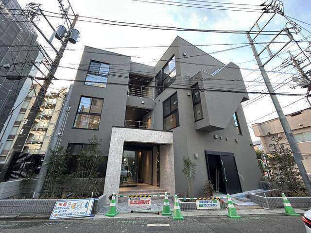 建物外観　オートロック完備