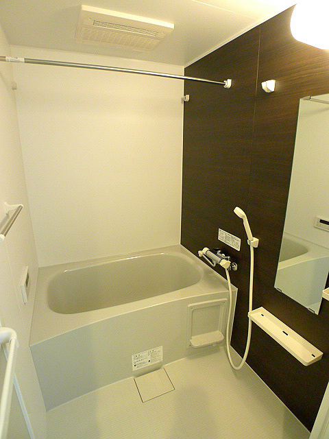 バス・シャワールーム　追い焚き機能付きバス