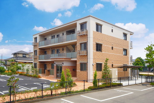 建物外観　広々リビング１３帖：人気のカウンターキッチン！