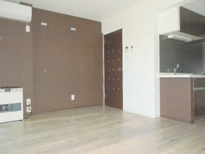 居室・リビング　明るい居間で気持ちまで明るくなりますね！